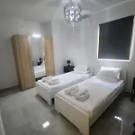 Deggies - Spacious, Modern Apartment! 公寓 *