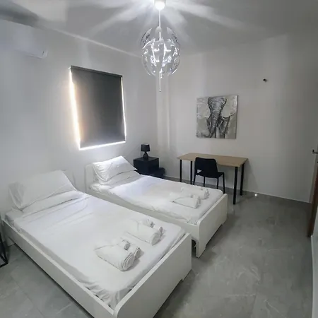 Deggies - Spacious, Modern Apartment! *