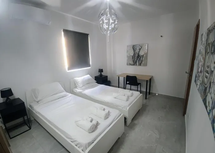 Deggies - Spacious, Modern Apartment! *